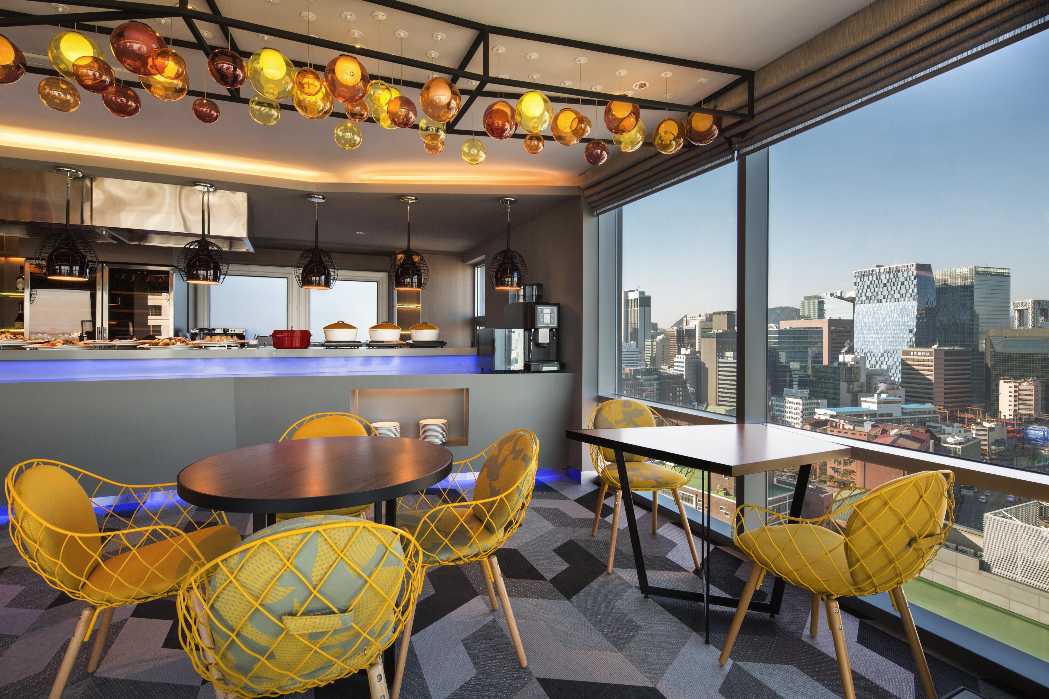 Khách sạn Ibis Styles Ambassador Myeong-dong 4*