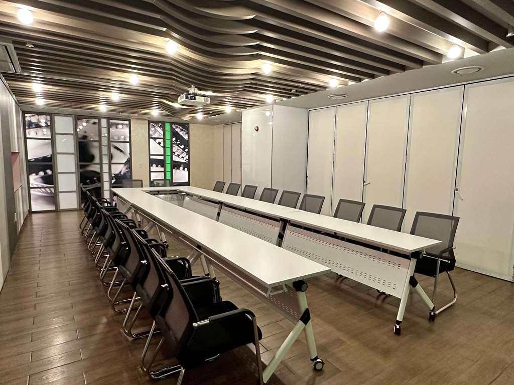 Khách sạn Ibis Styles Ambassador Myeong-dong 4*